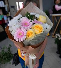 Букет цветов из:  Герберы, Розы и Хризантемы в Тамбове