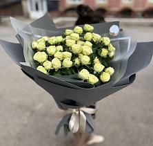 Букет Белые кустовые розы Солинеро в Тамбове